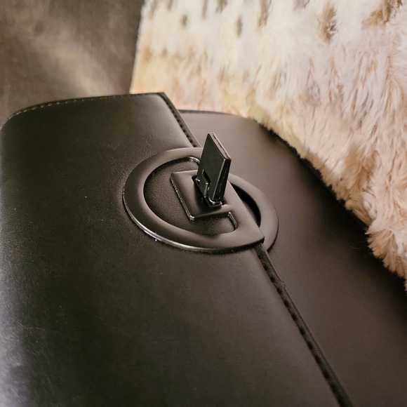 Fashion Handbag Black Vegan Leather Crossbody NWOT - Picture 6 of 8